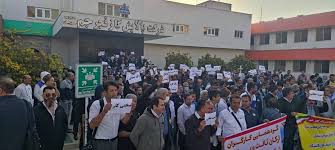 اعتراض و تحصن کارگران پالایشگاه گاز فجر جم به سال جدید کشیده شد