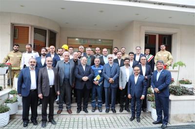 شریعتمداری در بازدید از پتروشیمی پارس: تکمیل زنجیره ارزش، هدف مهم ما برای توسعه ایران است