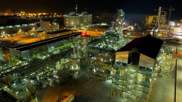 با دستور ویژه محمد شریعتمداری پتروشیمی هنگام، عصای دست صنعت دارویی کشور شد