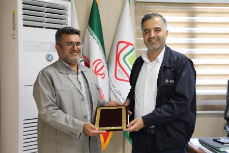 تقدیر فرمانده انتظامی شهرستان عسلویه از مدیرعامل شرکت مخازن سبز پتروشیمی عسلویه