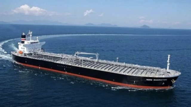 فرار ۲ نفتکش غول‌‌پیکر دیگر از تنگۀ هرمز