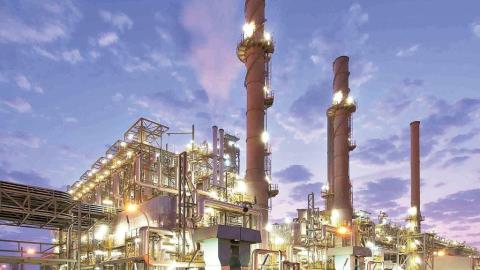 وضعیت حاد پتروشیمی ها از ناترازی گاز: دبیرکل انجمن کارفرمایی صنعت پتروشیمی: گاز ۱۲ پتروشیمی قطع شد