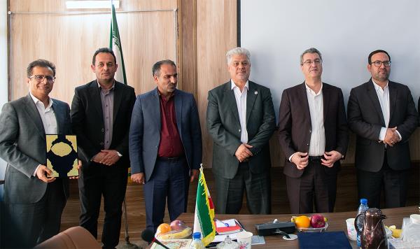 پتروشیمی نوری با کاشت ۸۸۰۰ نهال حرا مورد تقدیر قرار گرفت